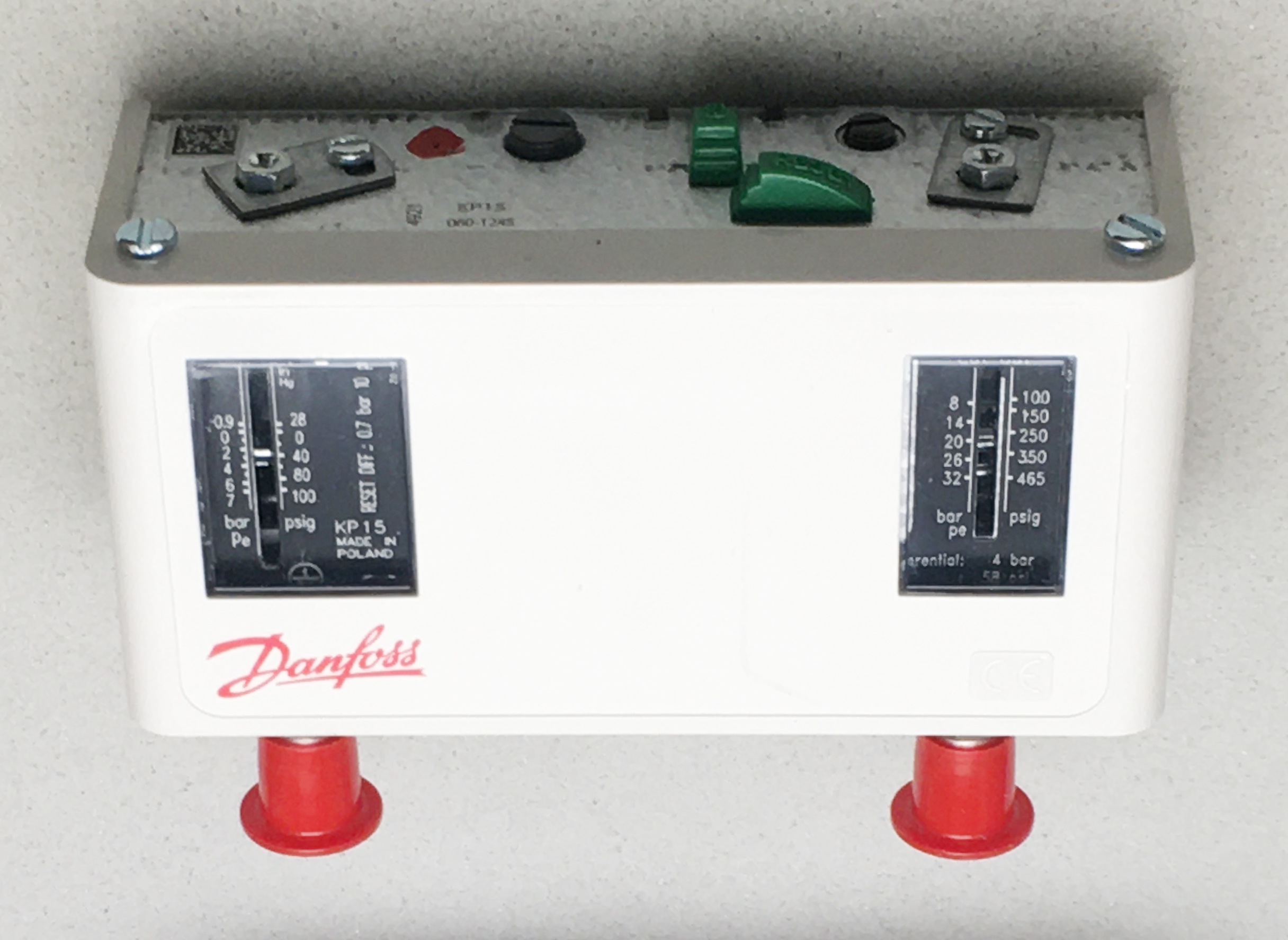 Реле давления сдвоенное Danfoss KP-15 060-124566, -0,5...5,5 / 8...30 бар, руч. / руч.