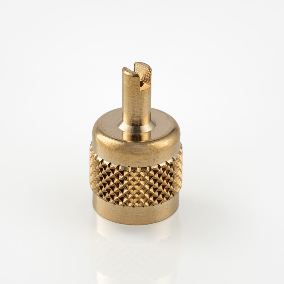 КОЛПАЧОК НА СЕРВ. ШТУЦЕР С ОТВЕРТКОЙ CASTEL Key Cap and Gasket 1/4" Flare - Brass, 8392/B