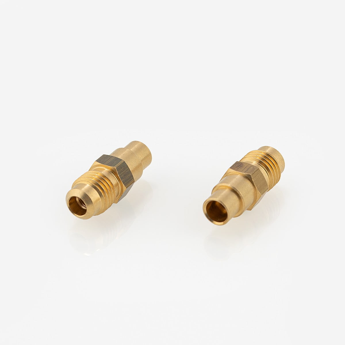 ШТУЦЕР (клапан Шредера) CASTEL Access Fitting 1/4" SAE Flare x 6 ODS ,8,10mm IDS, 120 бар, 8351/2