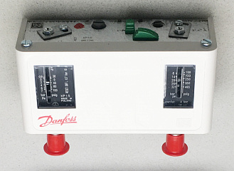 Реле давления сдвоенное Danfoss KP-15 060-124566, -0,5...5,5 / 8...30 бар, руч. / руч.